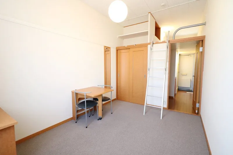 room2_leopalace.png